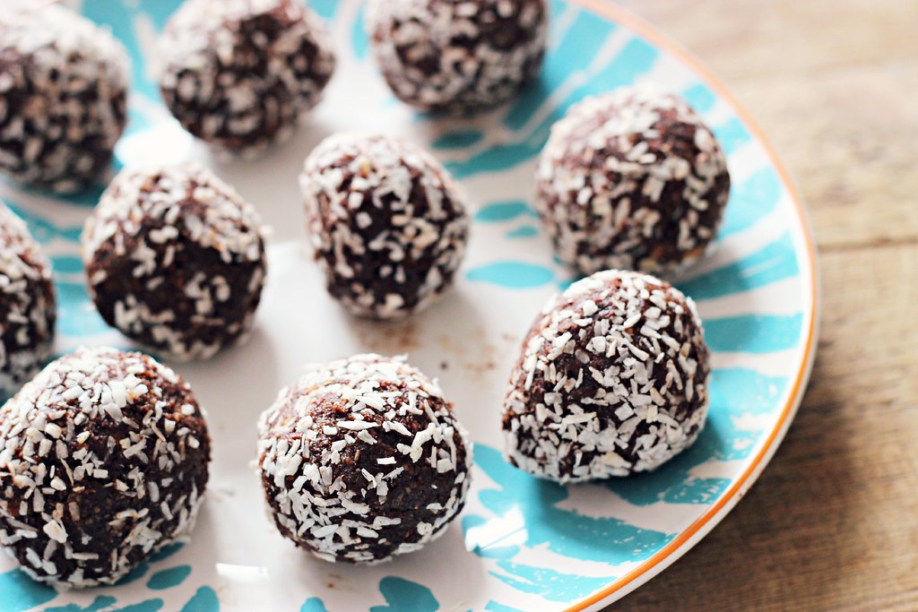 Gluten free vegan cacoa and coconut energy bounce balls recipe the little magpie 1