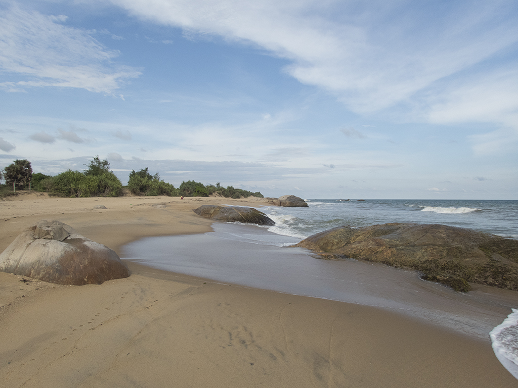 Kirinda beach        Sri Lanka