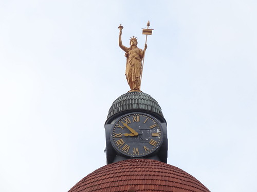 chfstew texas txbeecounty nationalregisterofhistoricplaces nrhpsouth statue clock courthouse
