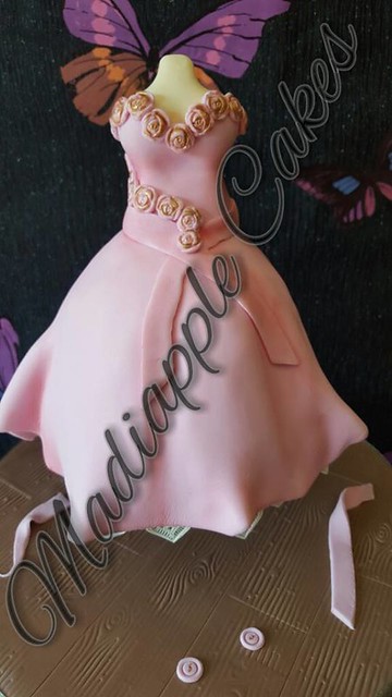 Cake by Madiapple Cakes