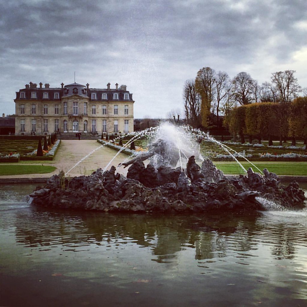 Suite de ma balade d'hier au #château de #champssurmarne #momumenthistorique #fontaine #patrimoine #madamedepompadour #jardins #beautiful #castel #france