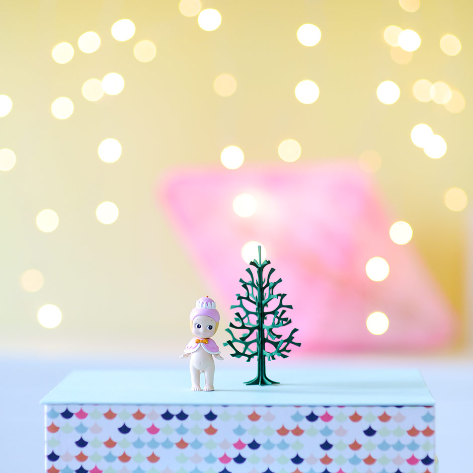 How to style photos: Sonny Angel with Lovi plywood tree and bokeh lights