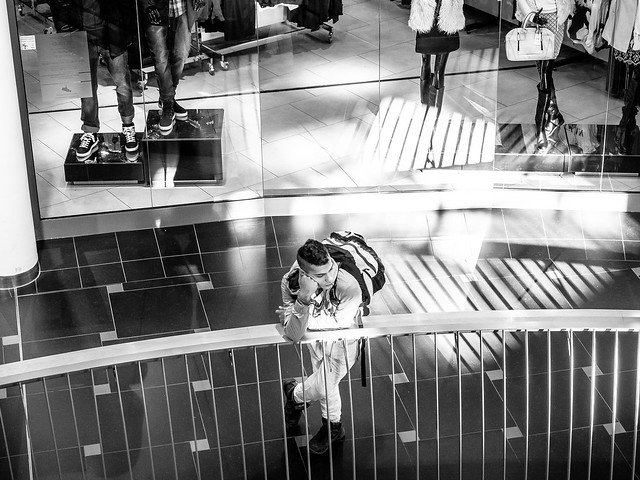 Street 47/52 - Calm moment in a shopping centre