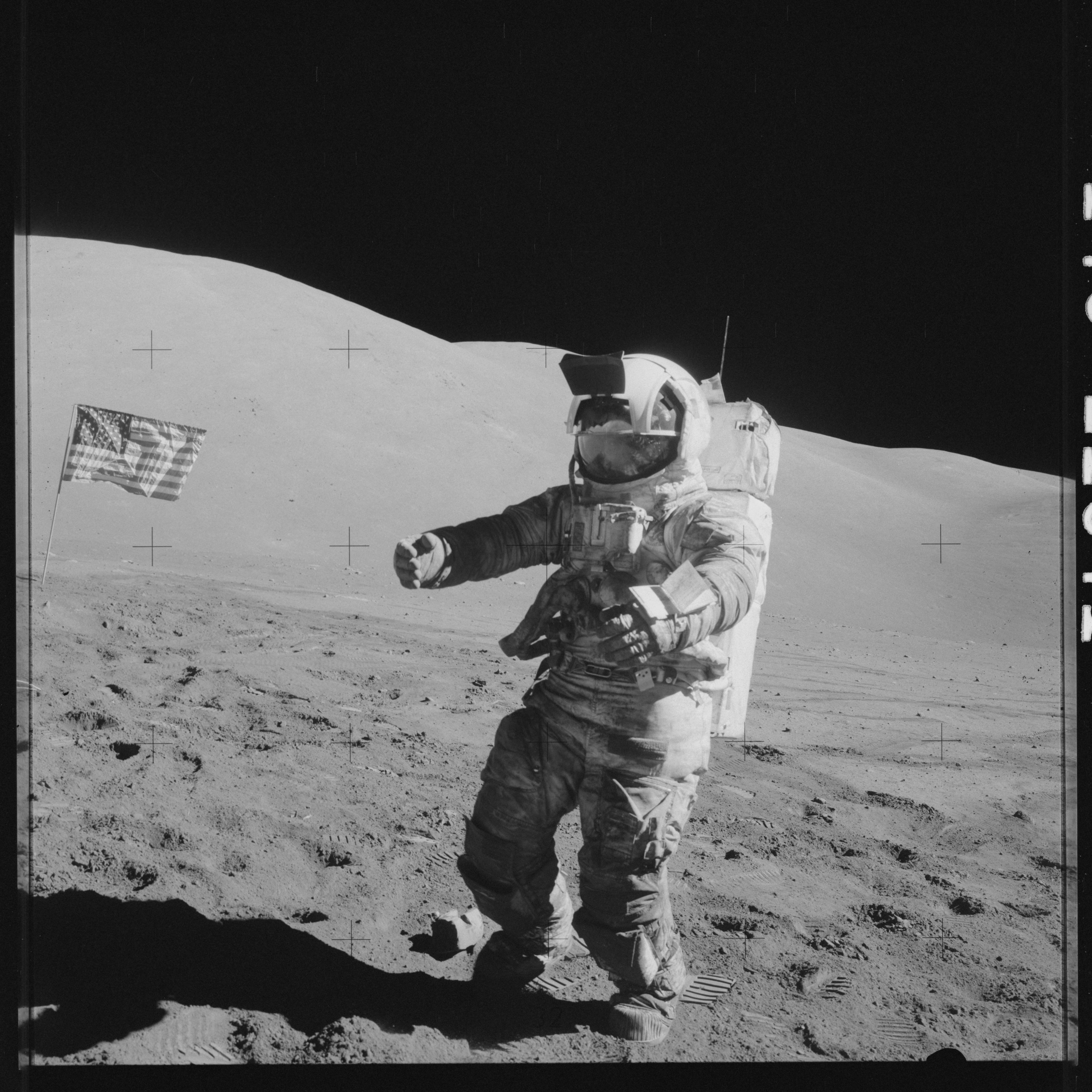 Первый выход человека на луну. Аполлон 17. Шмитт астронавт фото НАСА Аполлон 17. Аполлон 17 на Луне. 1969 Первый человек на Луне.