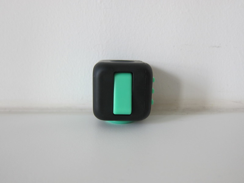 Fidget Cube - Green/Black - Flip