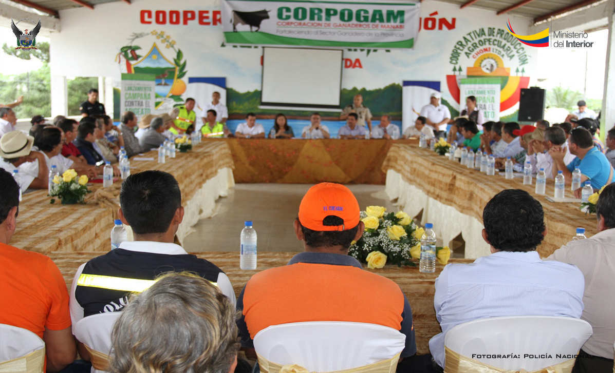 José Serrano, Ministro del Interior, se reunió con representantes de la CORPOGAM en Chone