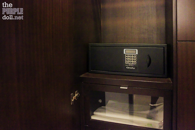 Holiday Inn & Suites Makati Safety Deposit Box