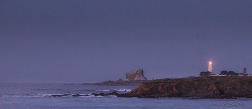 2017piedras california dawn lighthouse piedrasblancaselephantsealrookery sansimeon sunrise