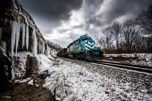 railroad winter snow kirby unitedstates pennsylvania trains coal shortline carmichaels emdsd382 coalshuttle cumberlandmine cmyx22