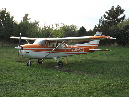 OM-EGA Cessna 172 Kralov 19-09-15