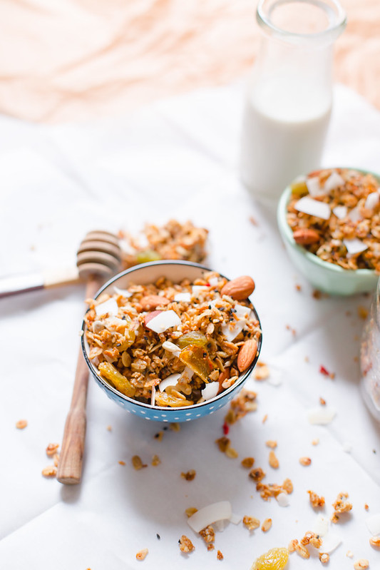 Dried Fruit and Nut Granola with Black Sesame Seed