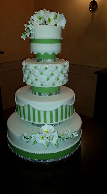 Wedding Cake by Rosellina Incandela