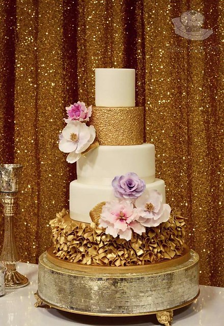 Gold Cake by Cake Therapy