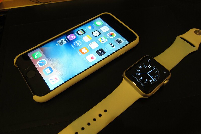 Apple Watch and iPhone 6s