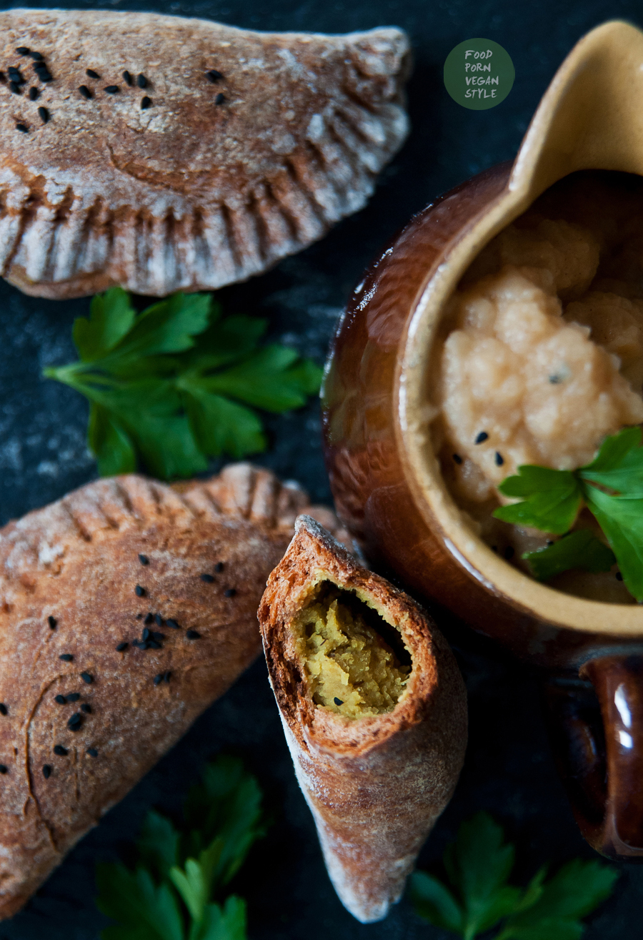 Baked indian dumplings with lentils, served with apple chutney