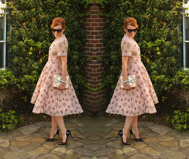 Wedding guest outfit: Vintage 1950s patterned dress