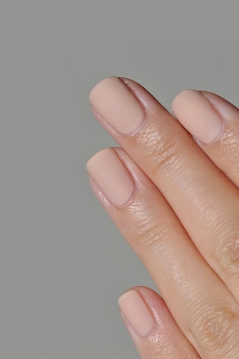 Matte nude nagellak, nude nagellak, matte nude nails, beautyblog, fashion blogger, fashion is a party, le fashion, nail inspiration, matte topcoat, matte nagellak, matte nails, opi salmoan sand