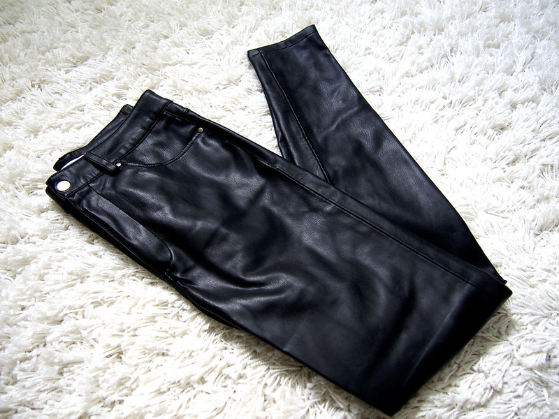 leatherpants2