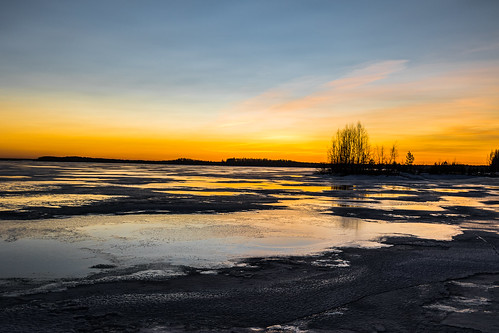 lake lakescape lakeshore ice winter landscape sunset dusk frosty afternoon evening finland cloud hirvijärvi canon eos 7d mkii clear weather
