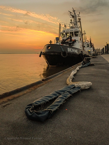 hawser sunset nautical wharf germany time pier marinestructures bremerhaven gopro dusk bow dock fender tire bollard tugboat photography rope jetty europe marinevessel transport
