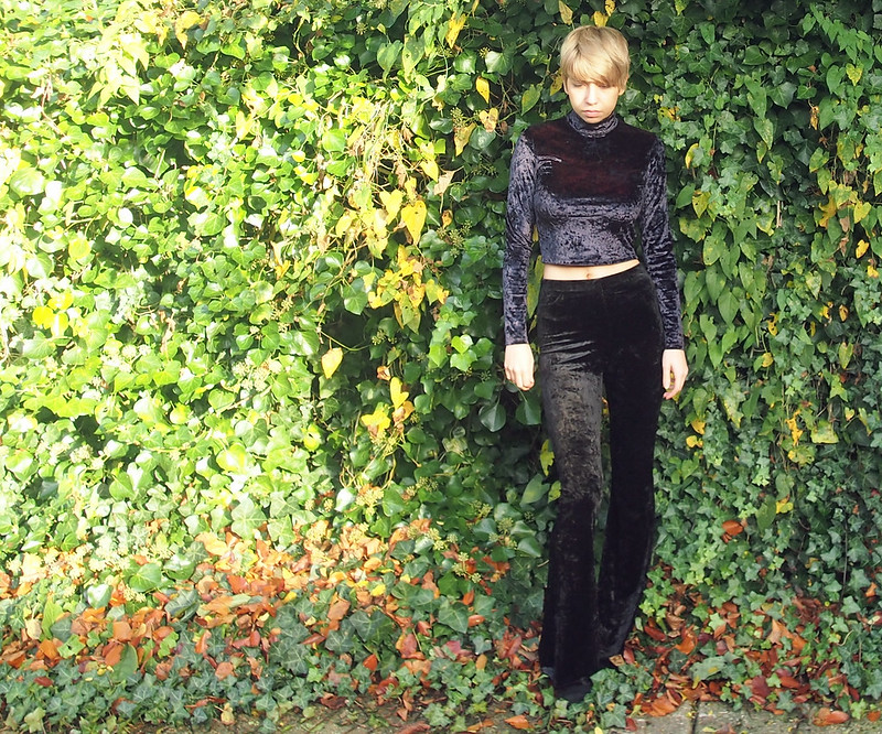 How to Wear, Velvet Trousers, AW15, Sam Muses, UK Fashion Blogger, London, Style Blog, Stylist, Crop Top, High Neck, Roll Neck, High Waisted, Outfit Ideas, Style Inspiration