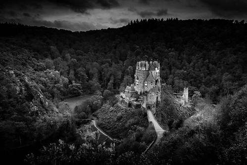 castle landscape burg germany blackwhite burgeltz fall autumn eltz