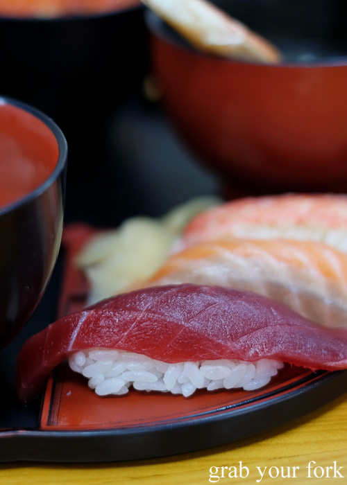 Tuna sushi at Kondounoboru at Nijo Market, Sapporo
