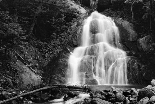 352nikkoro caffenolcl cascade doublex eastman epson film flowing kodak mossglenfalls nikonf3 pool rocks scan v750 valley vermont waterfall