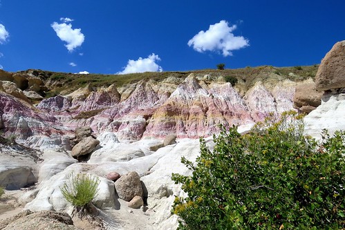 paintminesinterpretivepark paintmines interpretivepark elpasocountypark elpasocounty park geology archaeology hoodoos rock trail calhancolorado calhan colorado clay pigment badlands americanindian archaeologicaldistrict calhanpaintmines shortgrassprairie highplains erosion natural sculpture pathscaminhos clouds