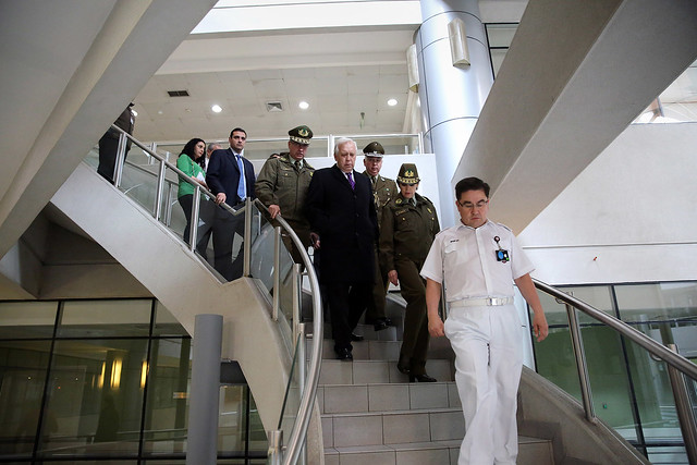 Vicepresidente Burgos visita  a subteniente de Carabineros Óscar Muñoz Vega internado en el Hospital Militar | 25.09.15