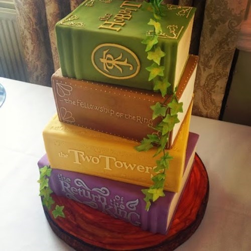 Tolkien Cakes Look Good Enough To Read