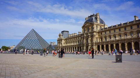 Bonjour Musée du Louvre, Paris