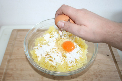 37 - Mehl & Ei hinzufügen / Add flour & egg