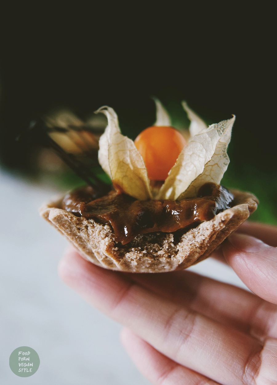 Chestnut tartlets with sea buckthorn mousse (vegan & gluten-free)