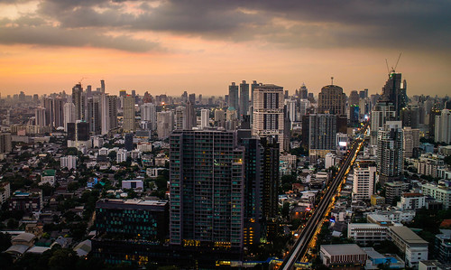 sunset rooftop cityscape bangkok marriothotel