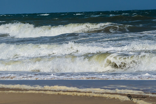 ocean usa beach nature nc waves northcarolina atlantic northamerica outerbanks corolla obx crashing seafoam outerbanx 4x4beach