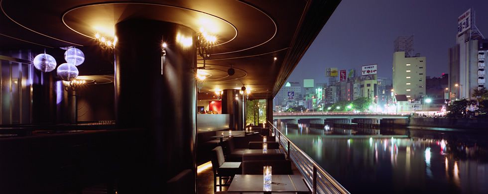 九州岛岛福冈酒吧 Mitsubachi Bar & Dining 24