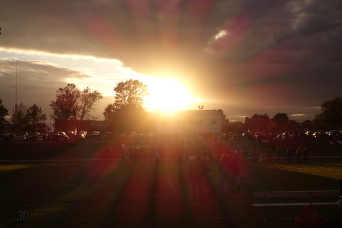 sunset sun game sports football iowa september footballfield friday highschoolfootball brightsun 2015 cantsee hlv 8man sonyrx100ii dunkertoniowa