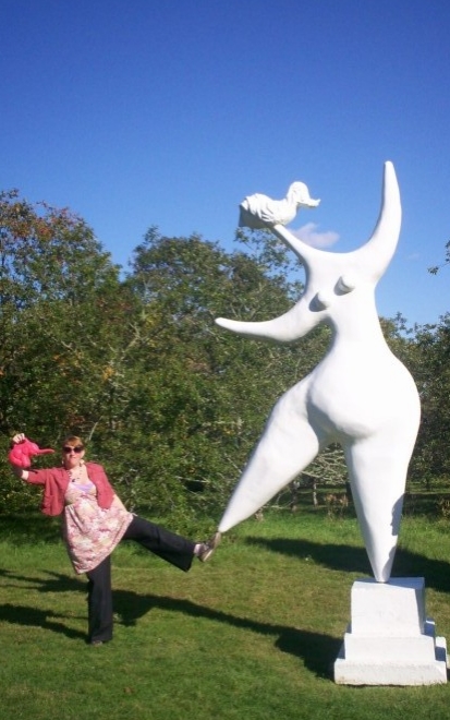 Posing with a Big Lady Sculpture at the Field Gallery & Scuplture Garden