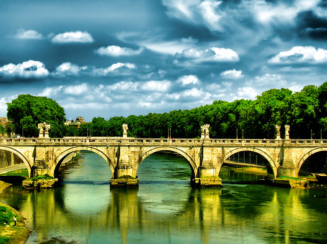 Along the river (Tevere, Rome)