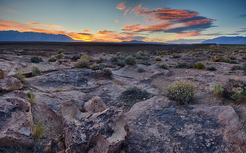 california sunset colors desert sierranevada bishop volcanictablelands