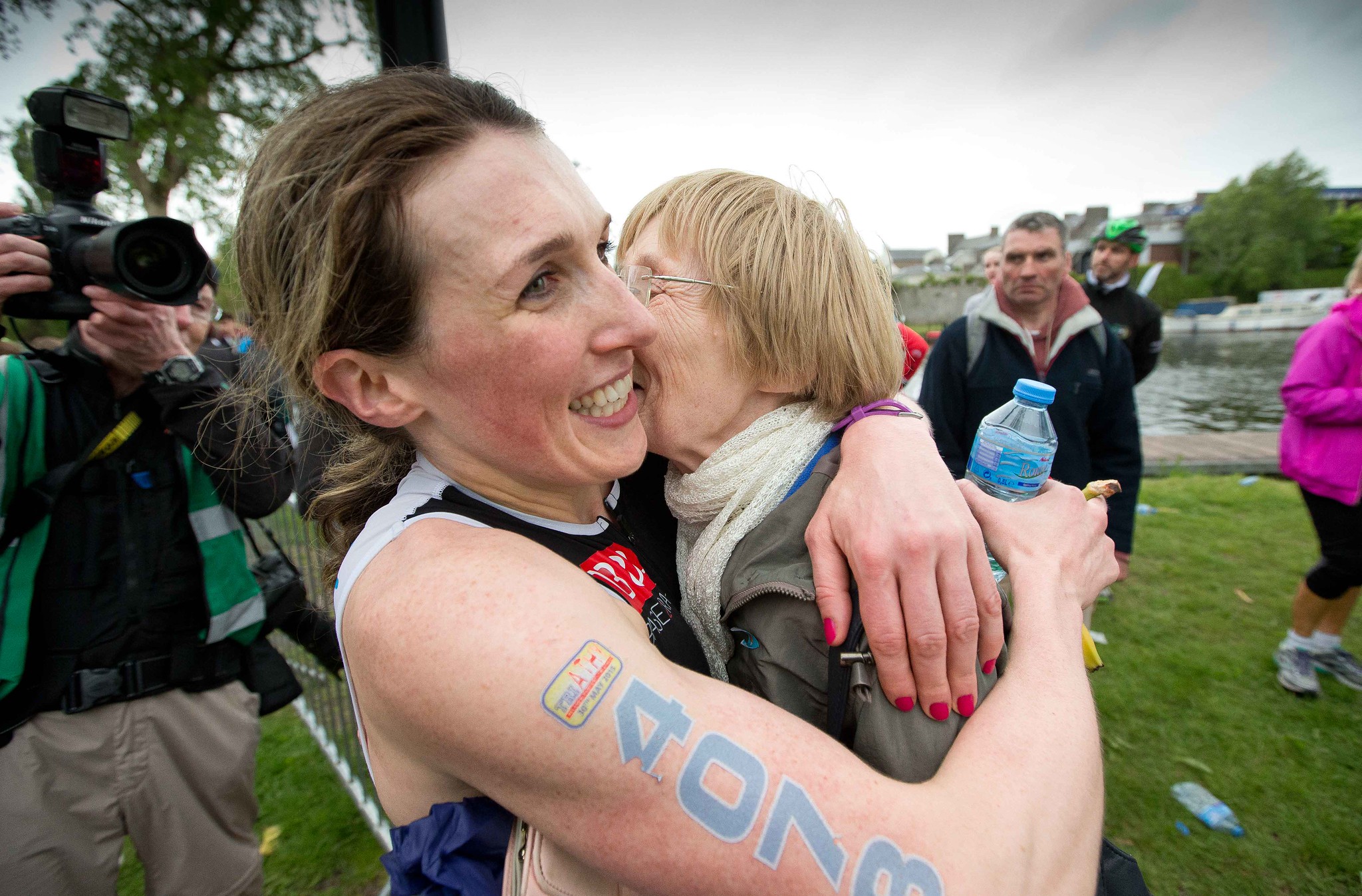 Susanna Murphy is congratulated by her mother Patricia after winning 30/5/2015 - TriAthy - IX Edition - 31 May 2015