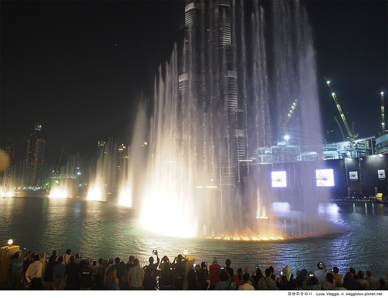 Dubai fountain,哈里發塔,杜拜,杜拜 噴泉,杜拜噴水池,杜拜噴泉,杜拜水舞,杜拜水舞時間,杜拜水舞間,杜拜購物中心,杜拜音樂噴泉,水族館,購物中心 @薇樂莉 Love Viaggio | 旅行.生活.攝影