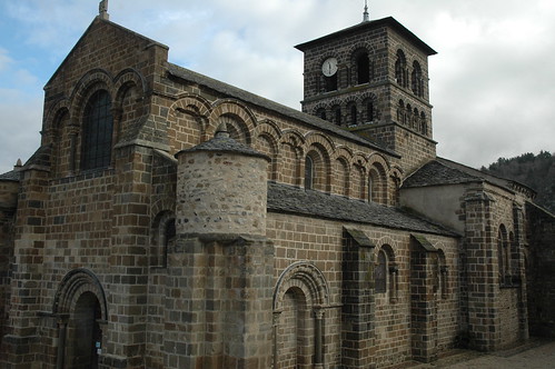 architecture clocher romane baieromane