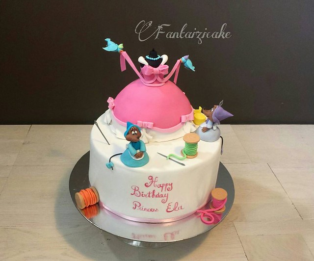 Cinderella Cake by Sarah Valette of Fantaizicake