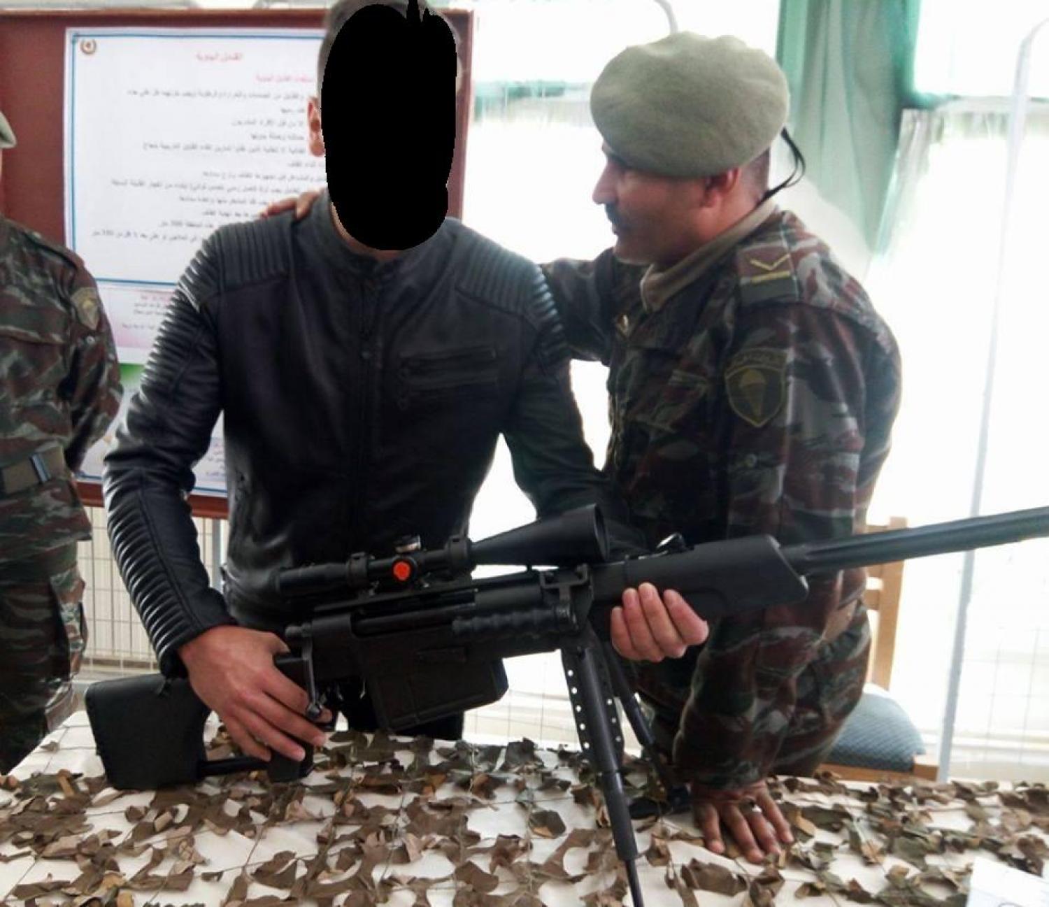 اسلحة ومعدات خفيفة افراد المشاة الجيش الجزائري [ Small Arms ]  33437858982_98ee4e8022_o