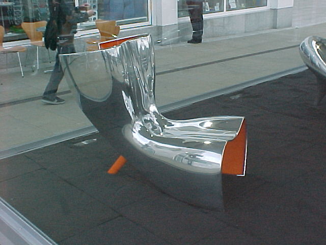London Design Museum : Marc Newson Alu felt chair for Pod