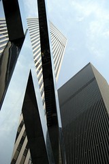 NYC: McGraw-Hill Building Plaza Sun Triangle