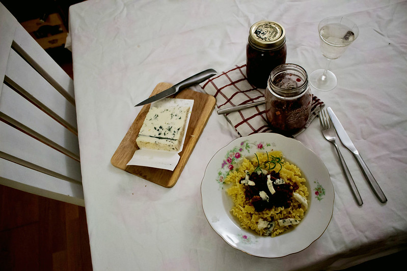 zwergenprinzessin kocht: pasta mit zwetschken-walnuss-chutney & gorgonzola
