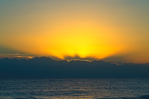leverdesoleil sunrise sunset mer sea mar puestadelsol ciel sky nuages clouds méditerranée mediterranean nikon d7000 lumière light amanecer salida salidadelsol